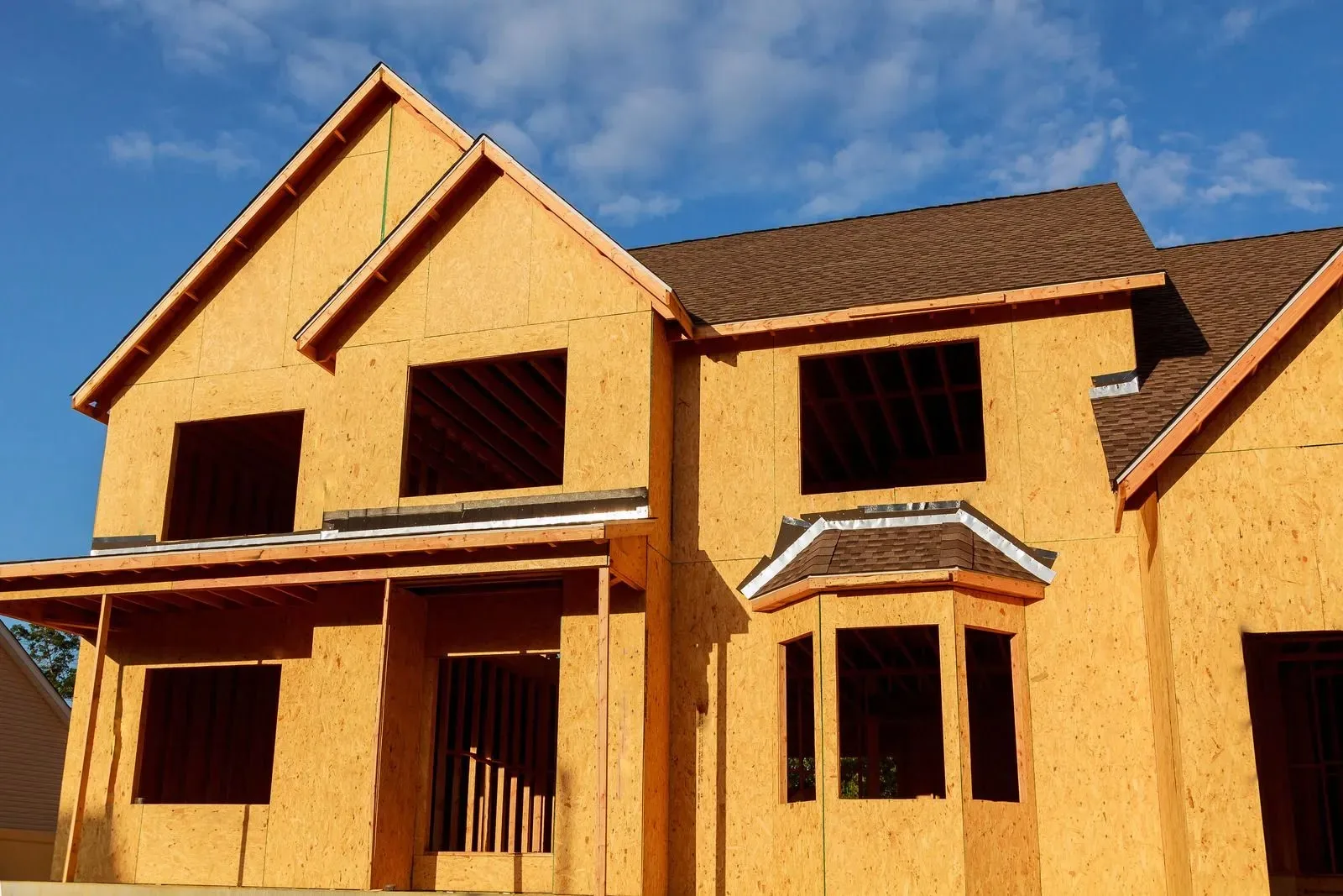 Elevate Your Lifestyle with Custom New Home Construction by Lifestyle Building and Renovation in Troy. Backed by 40 years of industry experience, we specialize in transforming visions into reality. Ou