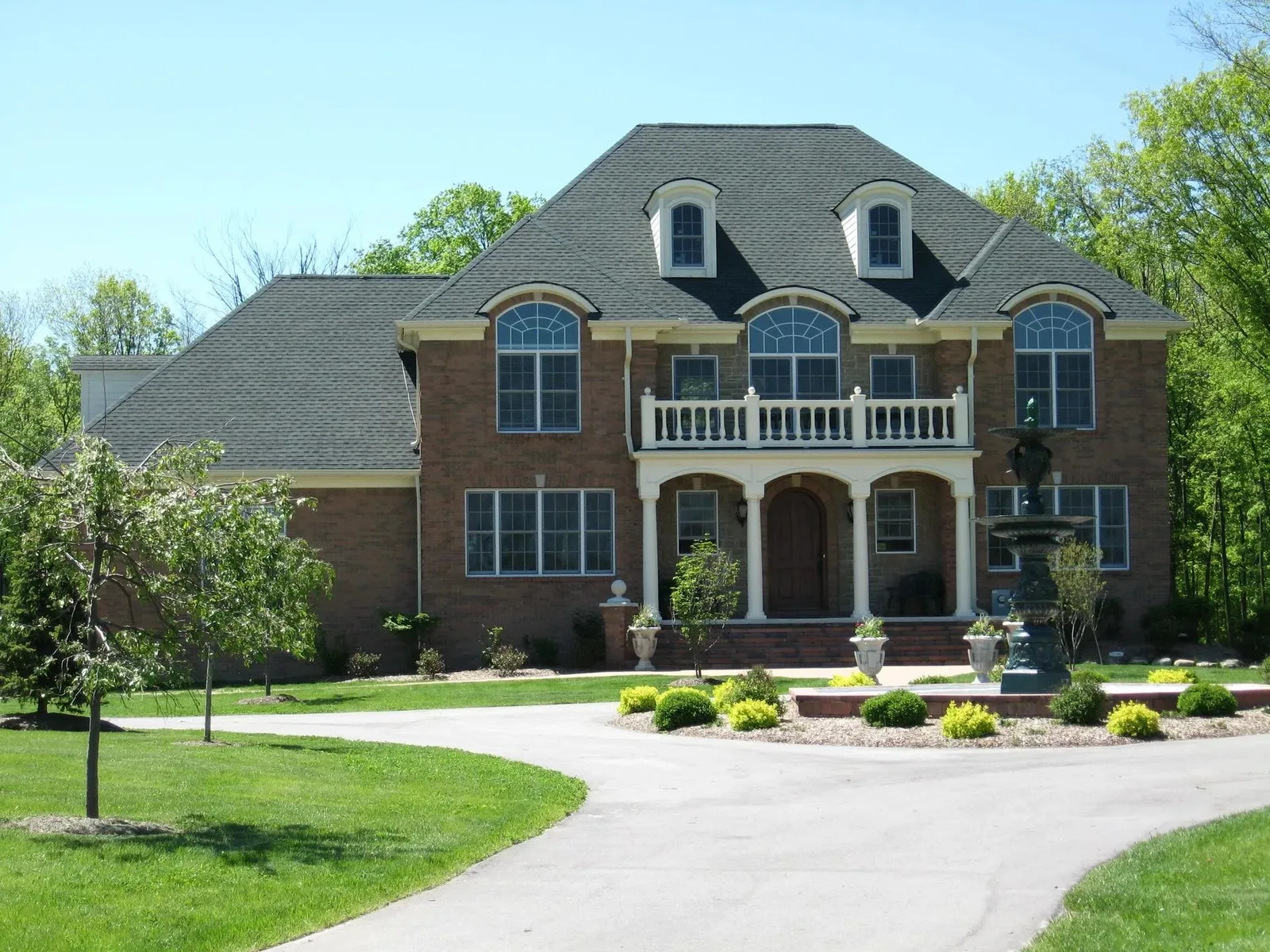 When it comes to building your dream home, choosing the right contractor is crucial. Lifestyle Building and Renovation brings 40 years of experience to the table, ensuring your project is handled with